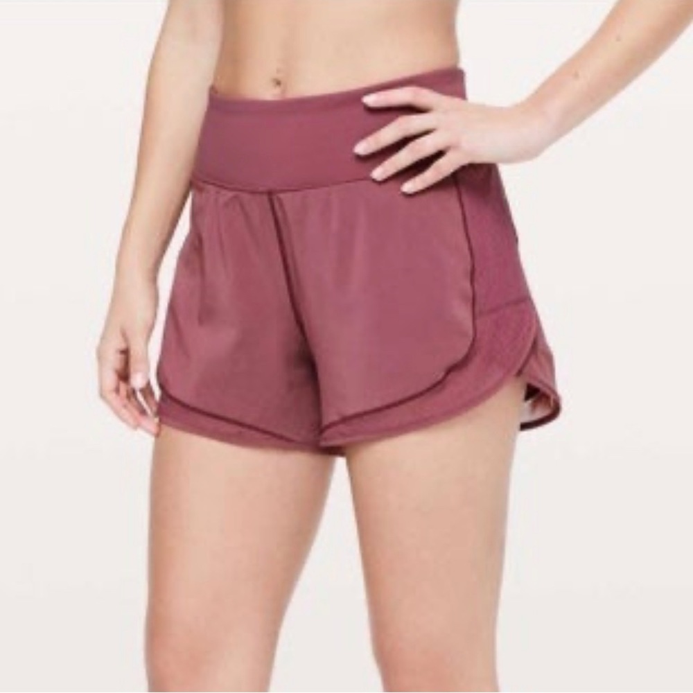 Lululemon Over & Above Shorts 6 #6-05 - Picture 13 of 14